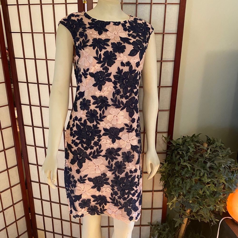 Donna Ricco Floral Embroidered dress